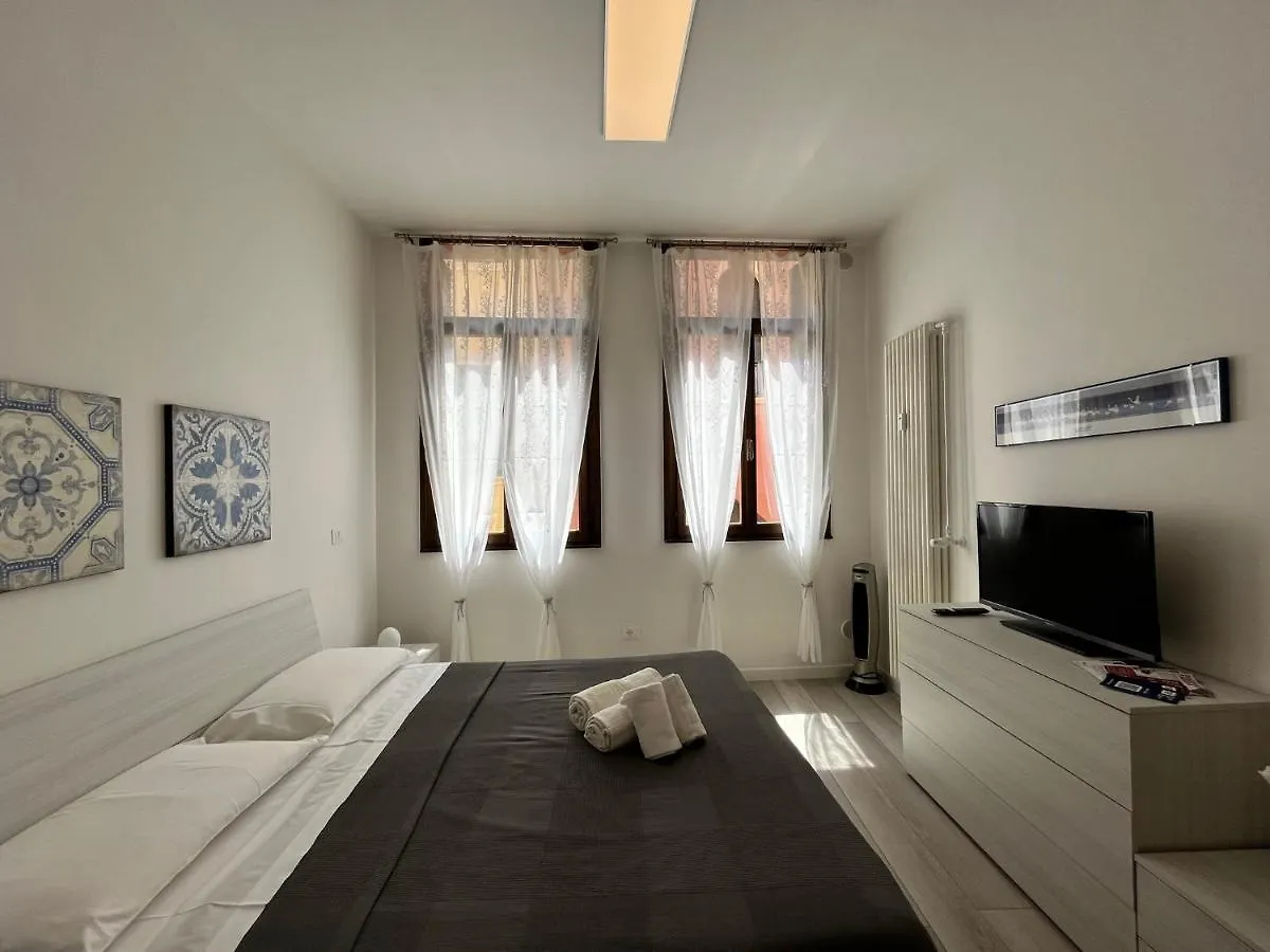 Appartamento Ai Portici Di Via Savonarola Padova
